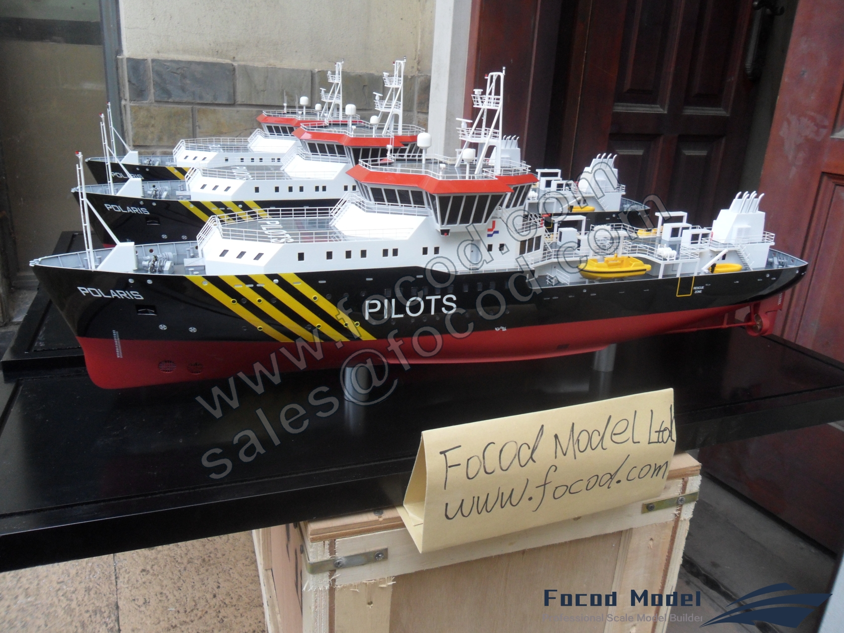 custom made model of 81.5米引航船